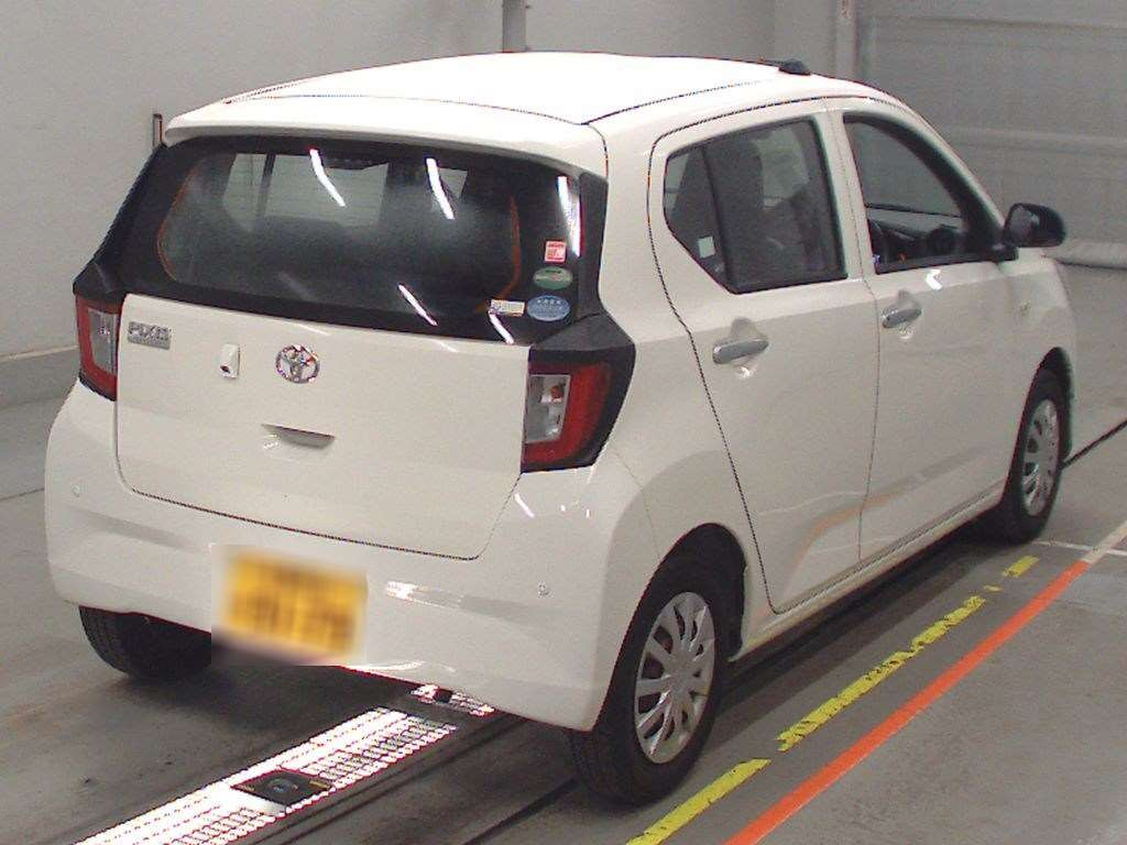 2018 Toyota Pixis Epoch LA350A[1]