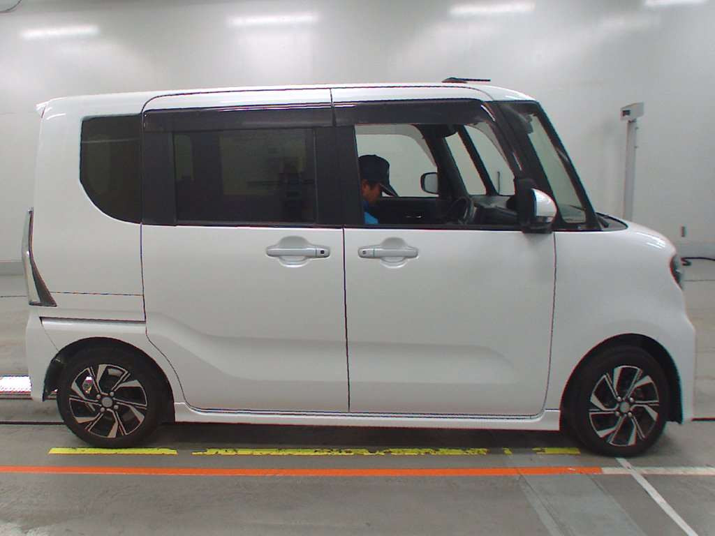 2021 Daihatsu Tanto Custom LA650S[2]