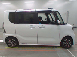 2021 Daihatsu Tanto Custom