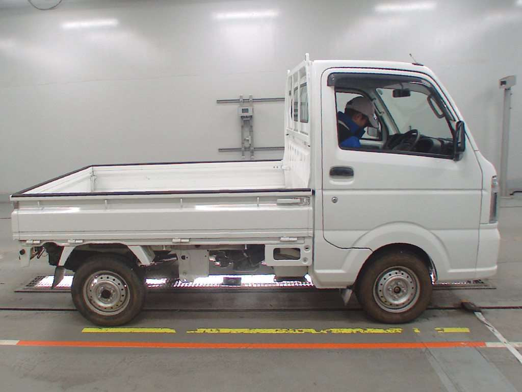 2018 Suzuki Carry Truck DA16T[2]