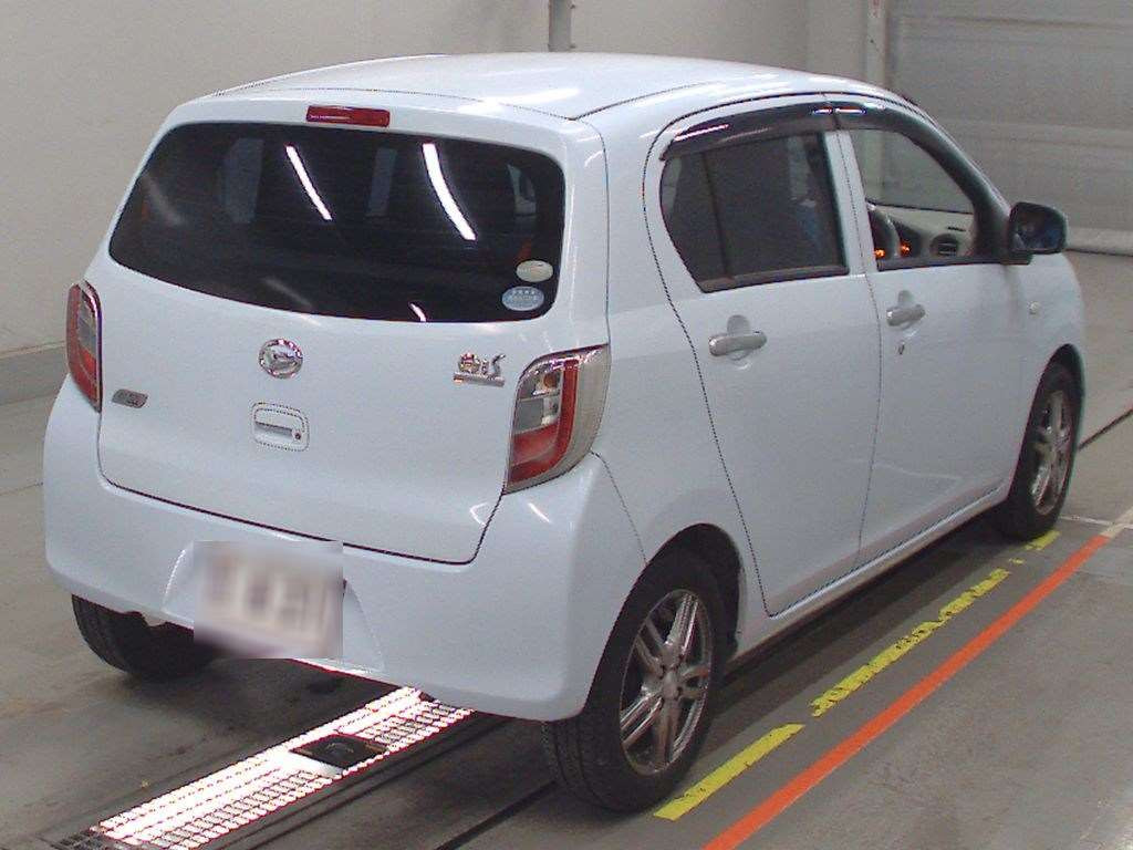 2011 Daihatsu Mira es LA300S[1]