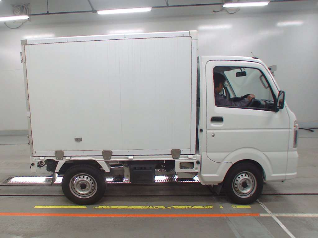 2017 Suzuki Carry Truck DA16T[2]