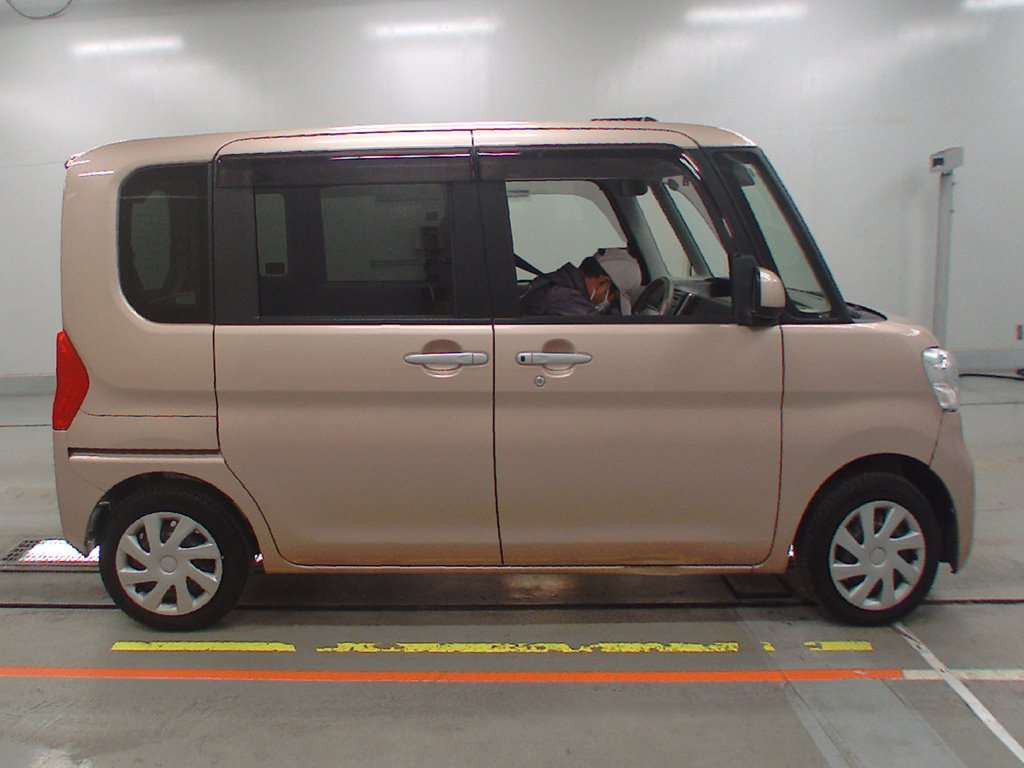 2017 Daihatsu Tanto LA600S[2]