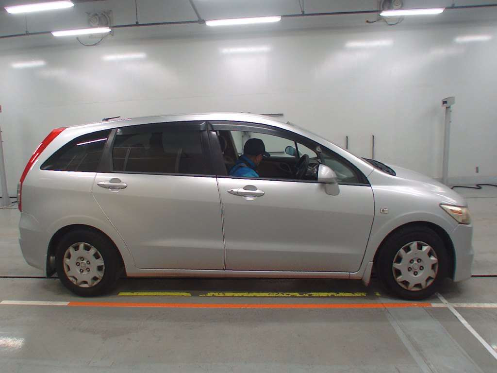 2006 Honda Stream RN6[2]