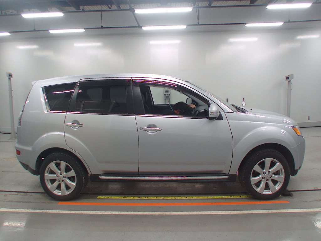 2009 Mitsubishi Outlander CW5W[2]