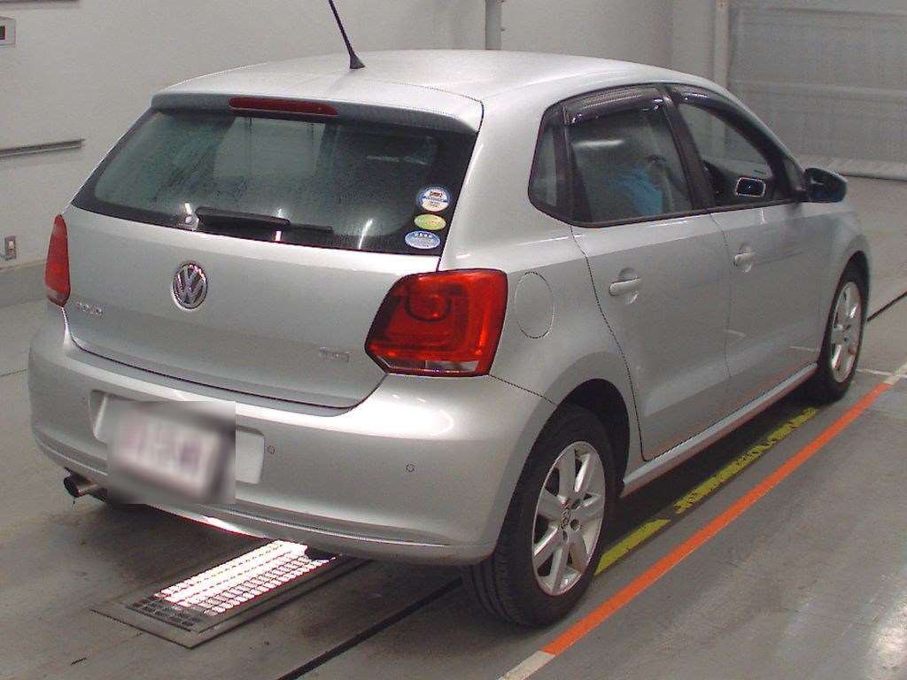 2011 Volkswagen Polo 6RCBZ[1]