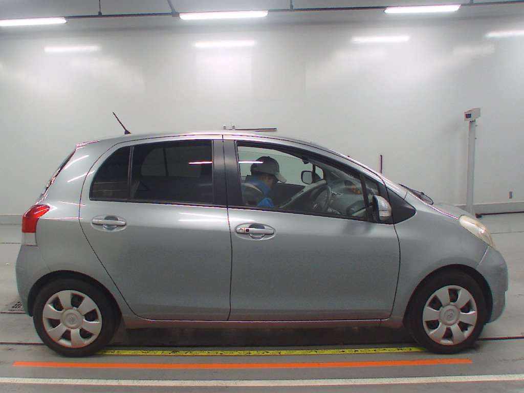 2007 Toyota Vitz NCP91[2]