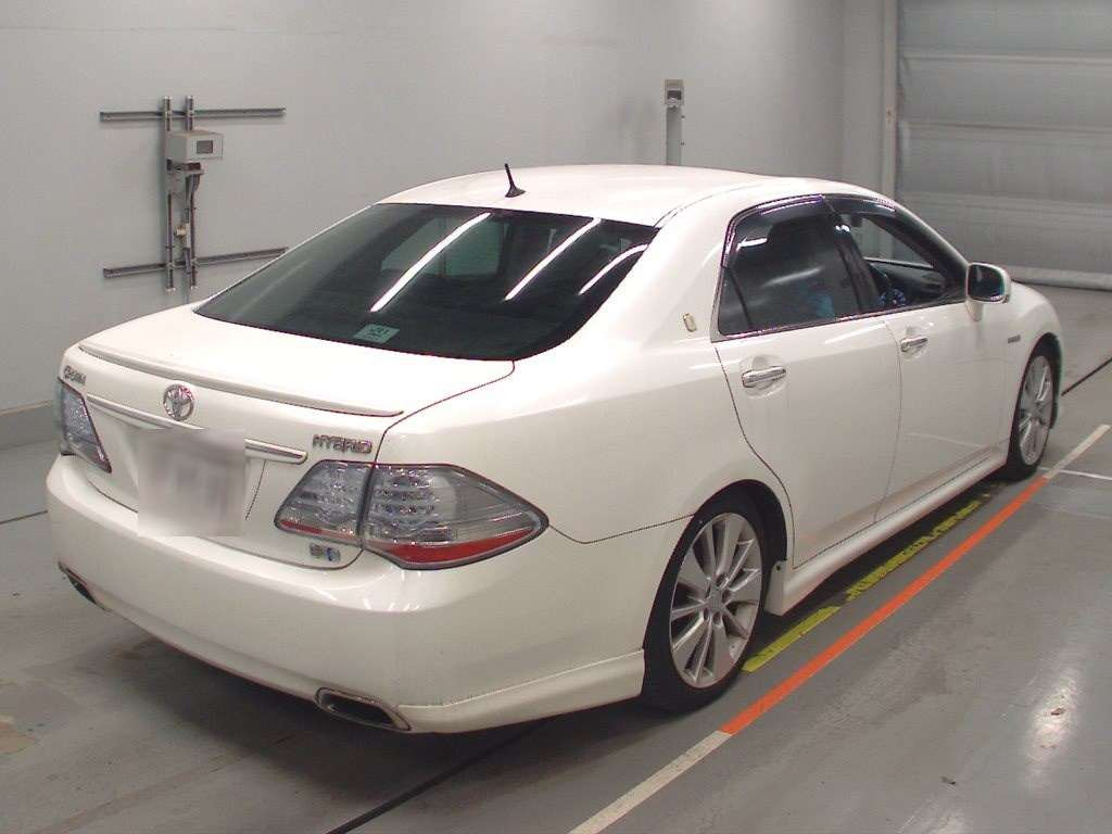 2008 Toyota Crown Hybrid GWS204[1]