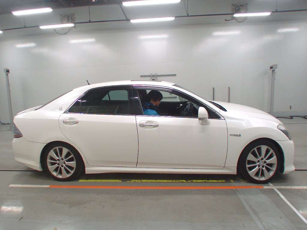 2008 Toyota Crown Hybrid GWS204[2]