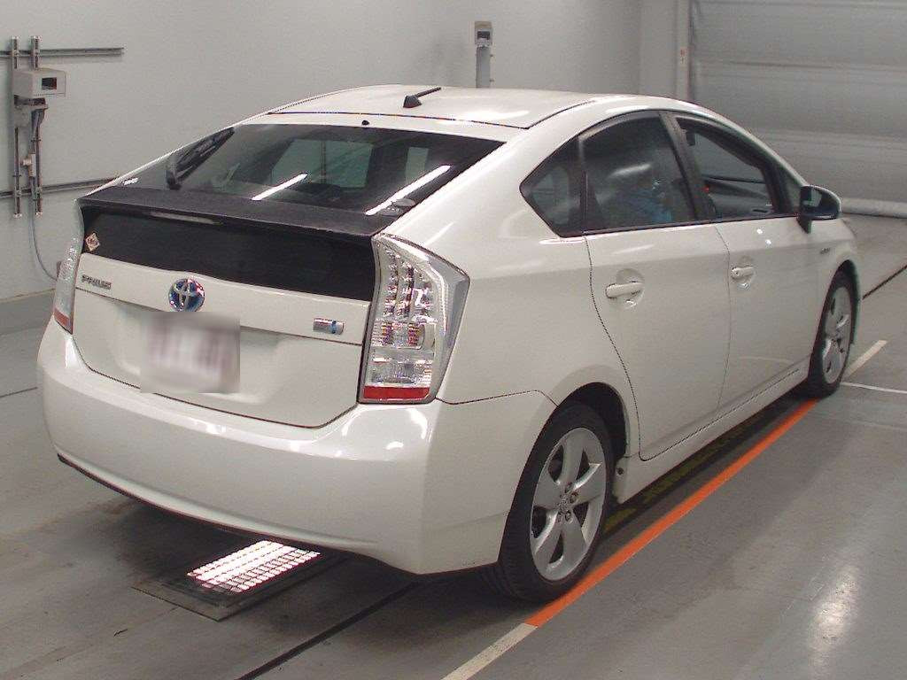 2010 Toyota Prius ZVW30[1]