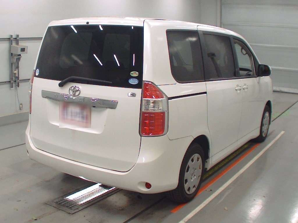 2008 Toyota Noah ZRR70G[1]