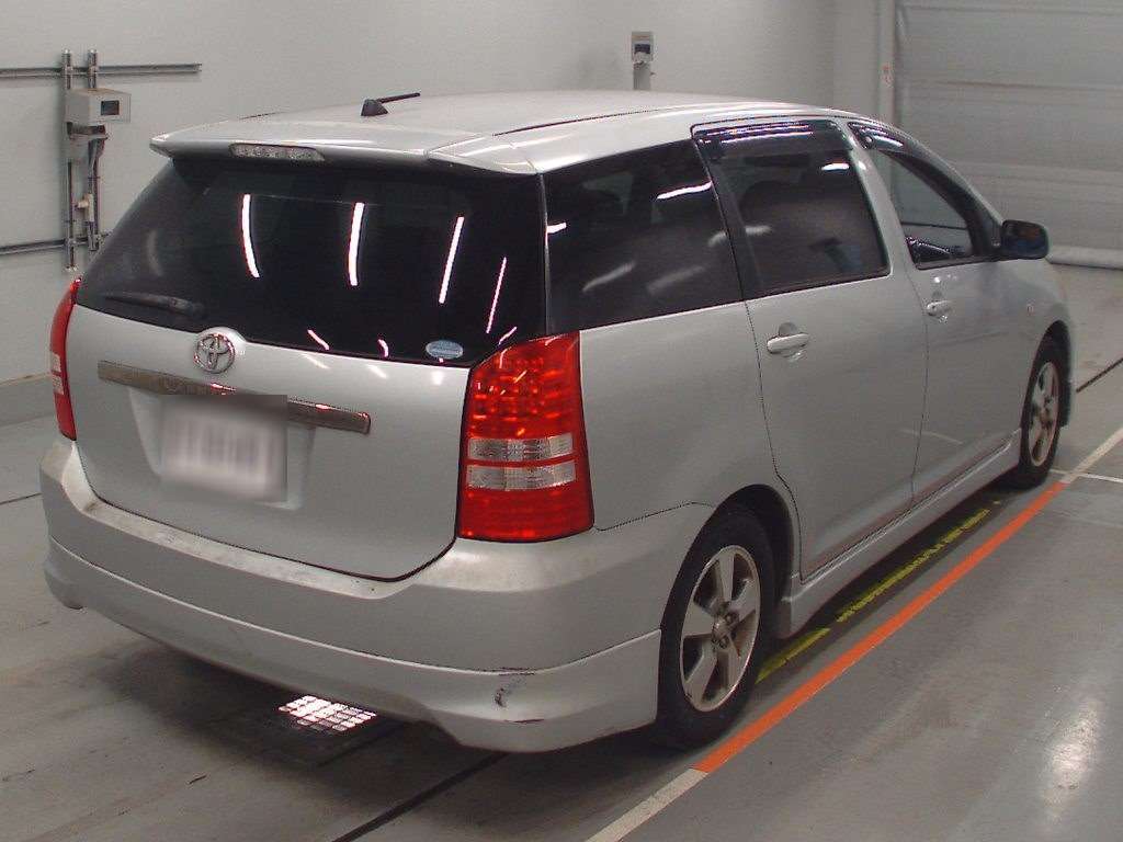 2003 Toyota Wish ZNE10G[1]