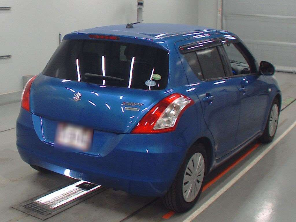 2013 Suzuki Swift ZC72S[1]