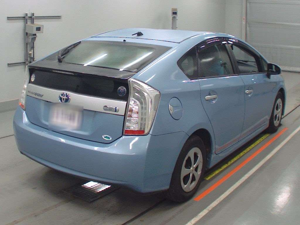 2012 Toyota Prius PHV ZVW35[1]