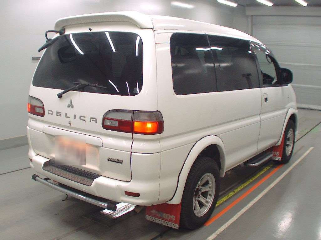 2006 Mitsubishi Delica Spacegear PD6W[1]