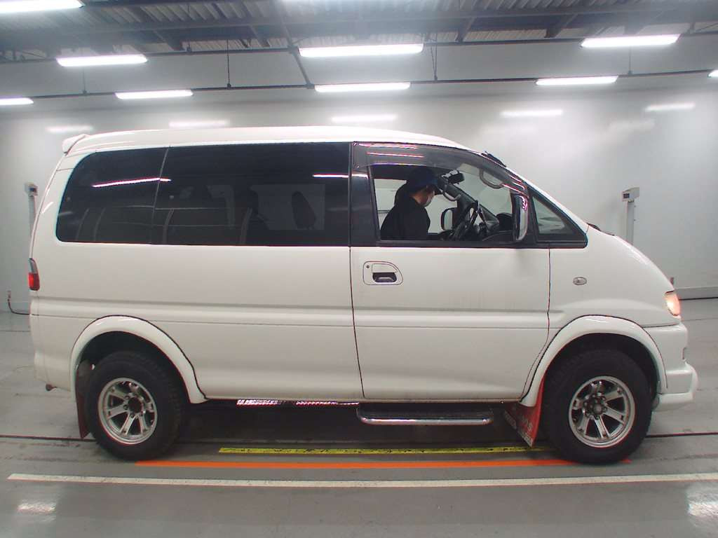 2006 Mitsubishi Delica Spacegear PD6W[2]