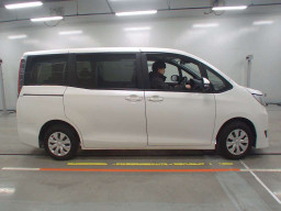 2019 Toyota Noah