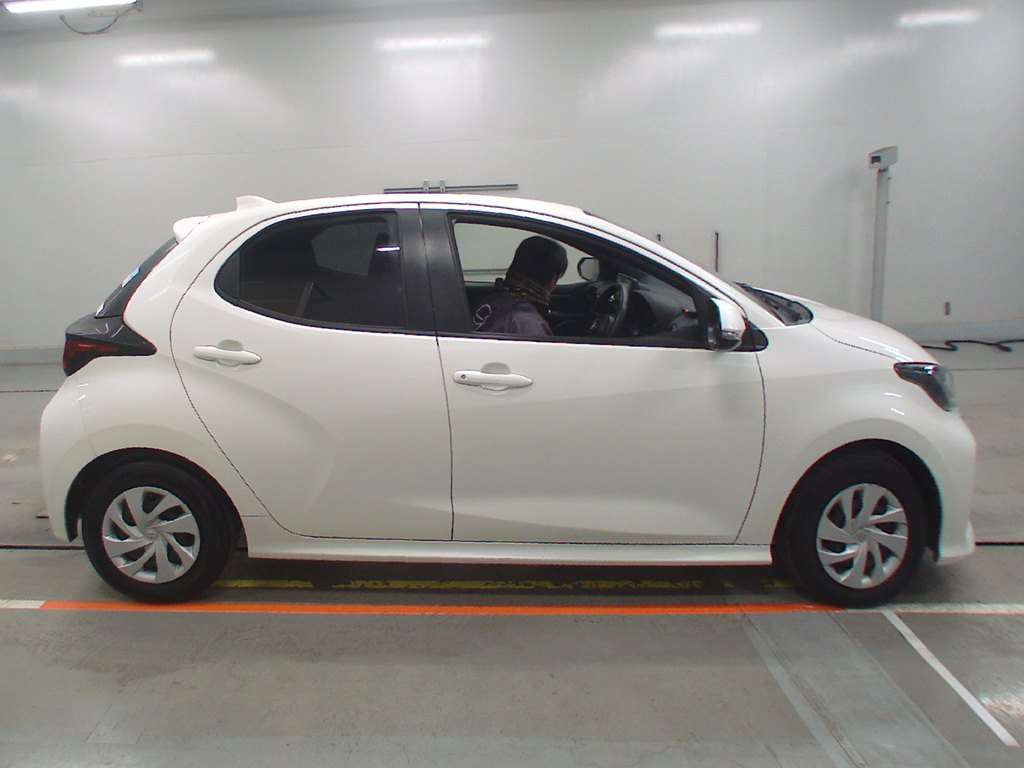 2022 Toyota YARIS KSP210[2]