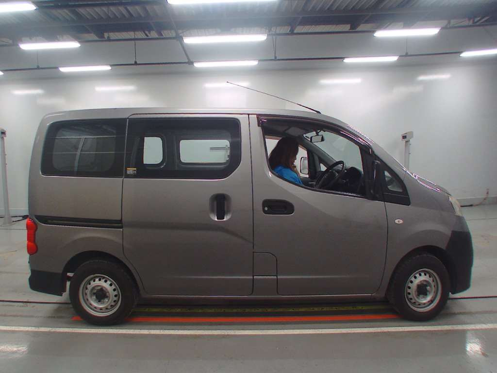 2015 Nissan NV200 Vanette VM20[2]