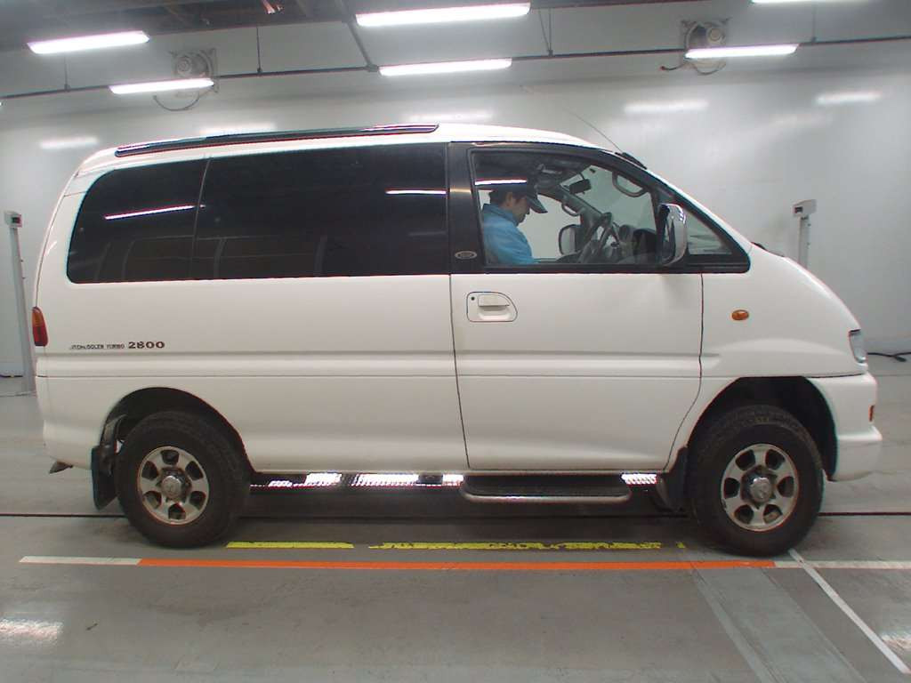 1998 Mitsubishi Delica Spacegear PE8W[2]