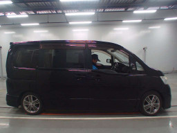 2009 Nissan Serena