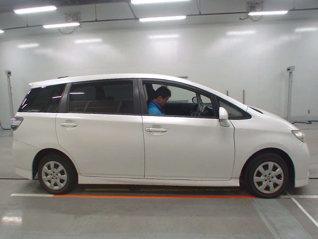 2016 Toyota Wish ZGE20G[2]