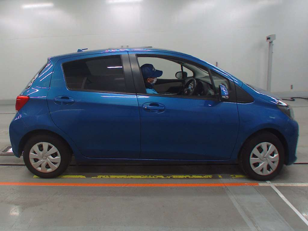 2014 Toyota Vitz KSP130[2]