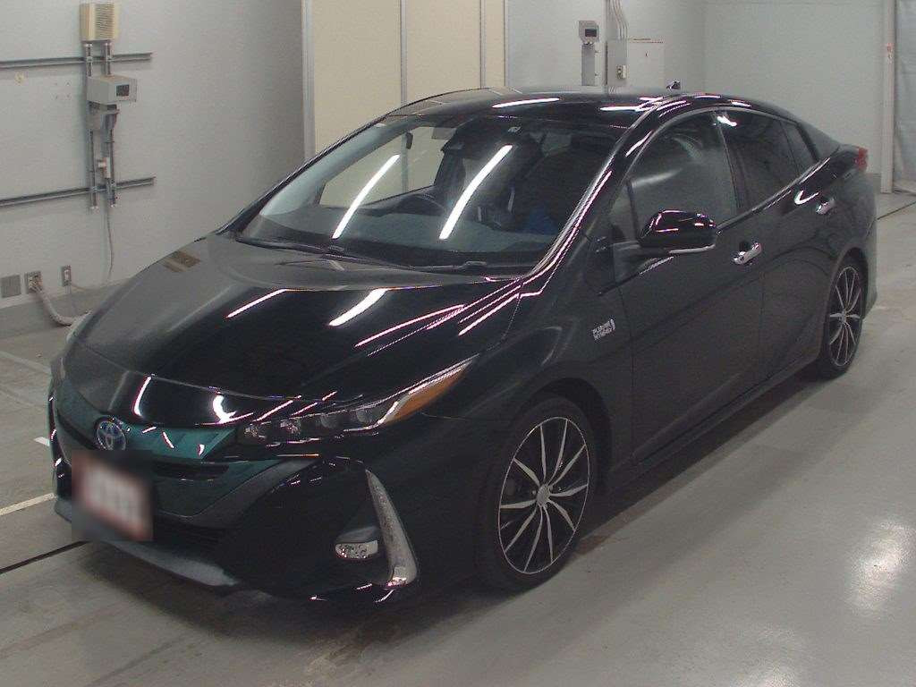 2017 Toyota Prius PHV ZVW52[0]