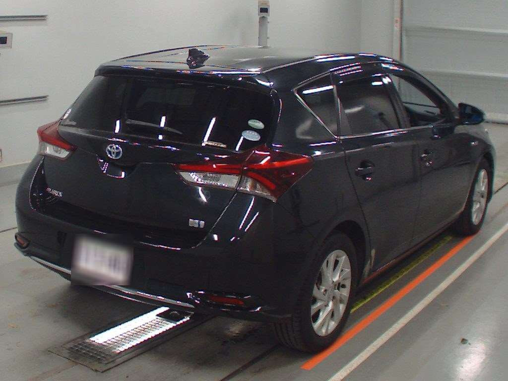 2016 Toyota Auris ZWE186H[1]