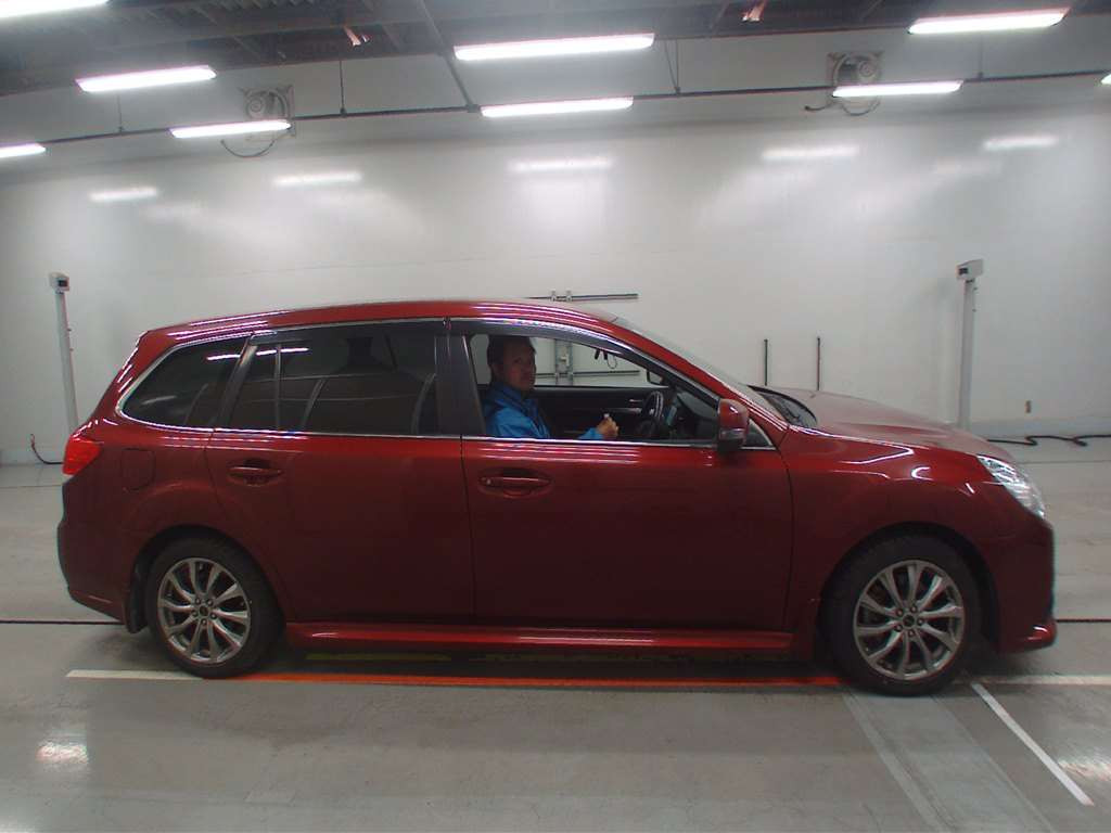 2013 Subaru Legacy Touring Wagon BRM[2]