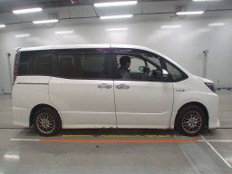 2018 Toyota Noah