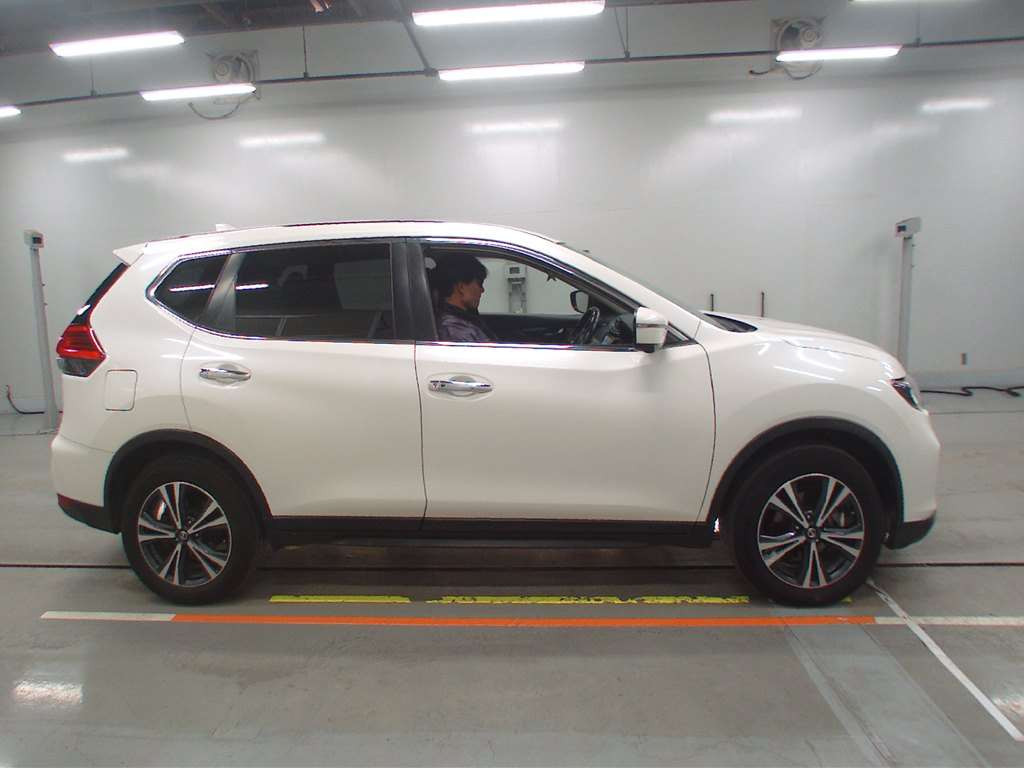 2018 Nissan X-Trail NT32[2]