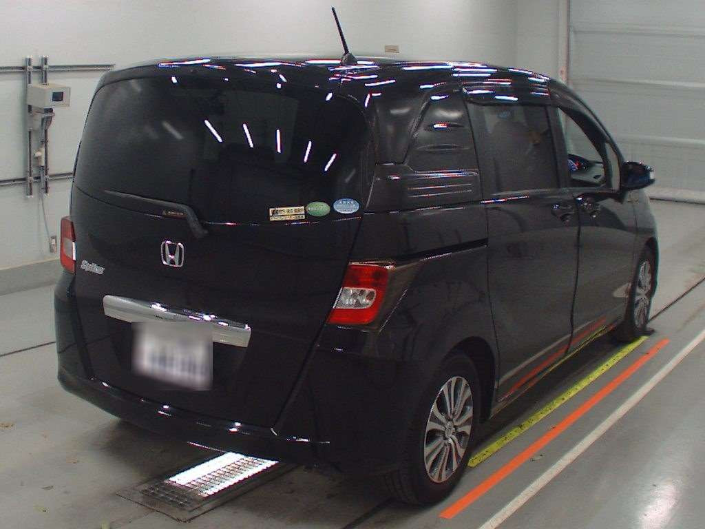 2012 Honda Freed Spike GB3[1]