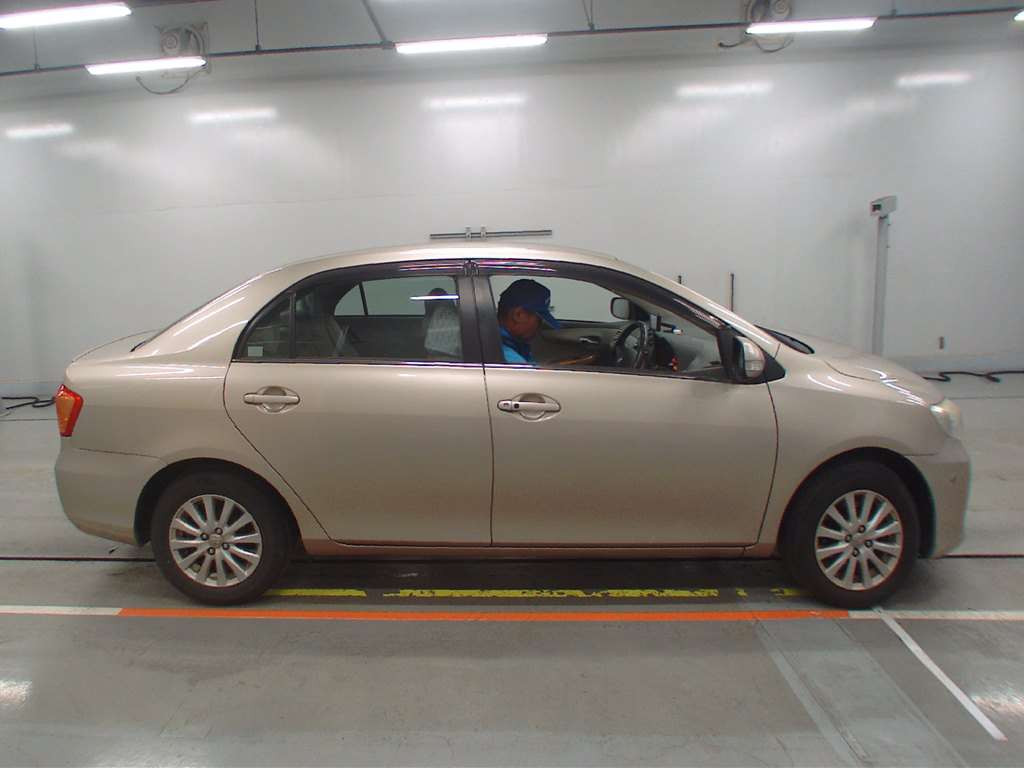 2007 Toyota Corolla Axio ZRE142[2]