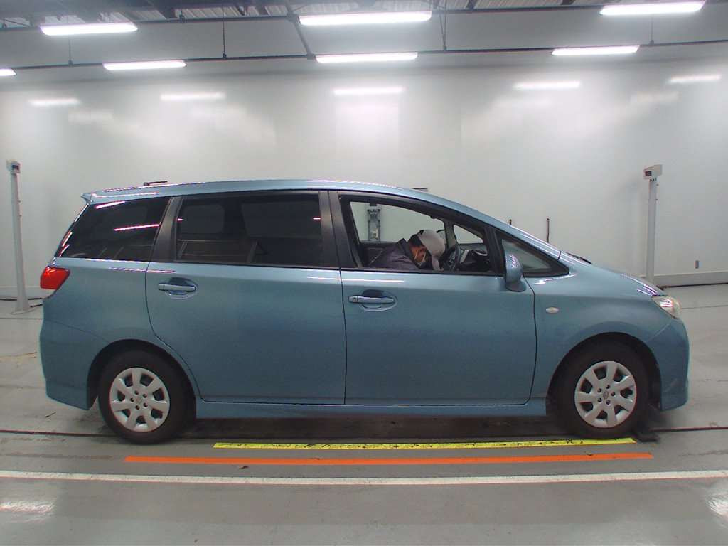 2009 Toyota Wish ZGE20G[2]