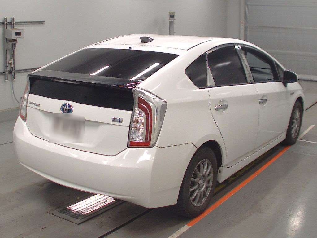 2015 Toyota Prius ZVW30[1]