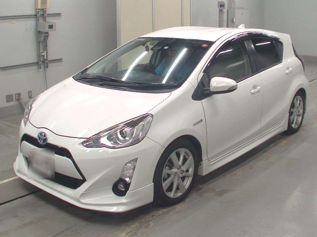 2015 Toyota Aqua NHP10[0]