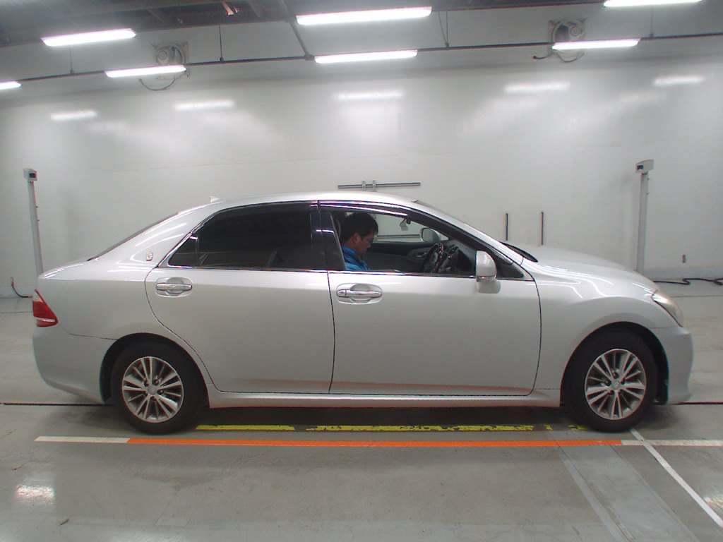 2011 Toyota Crown GRS200[2]