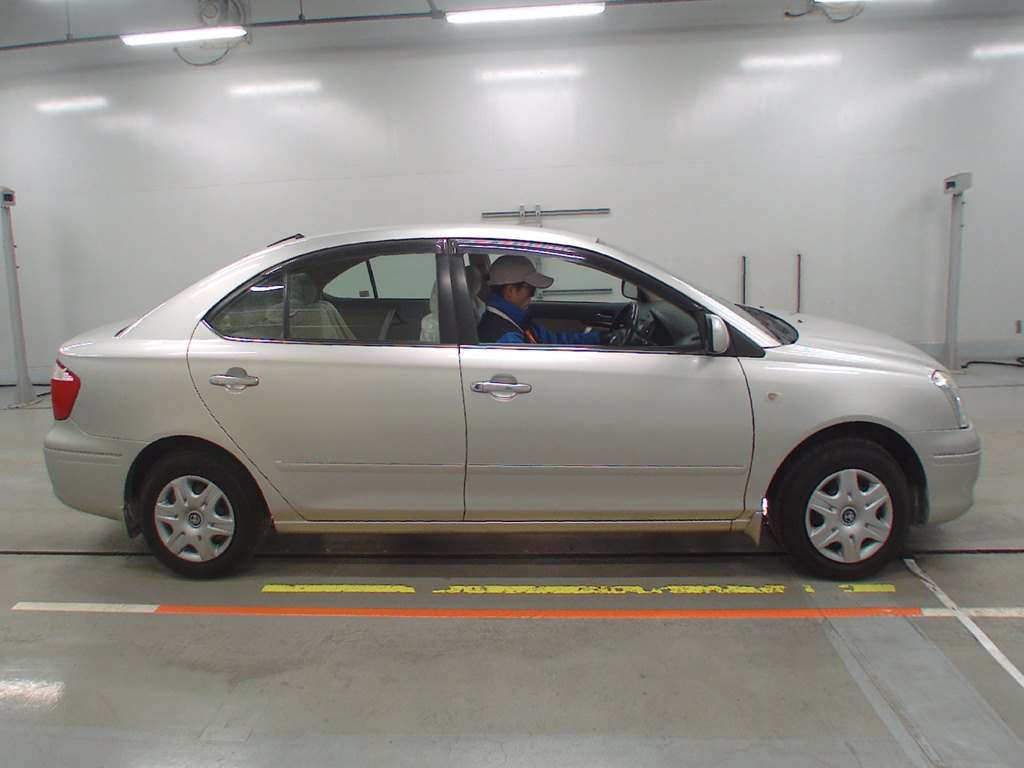 2004 Toyota Premio ZZT240[2]