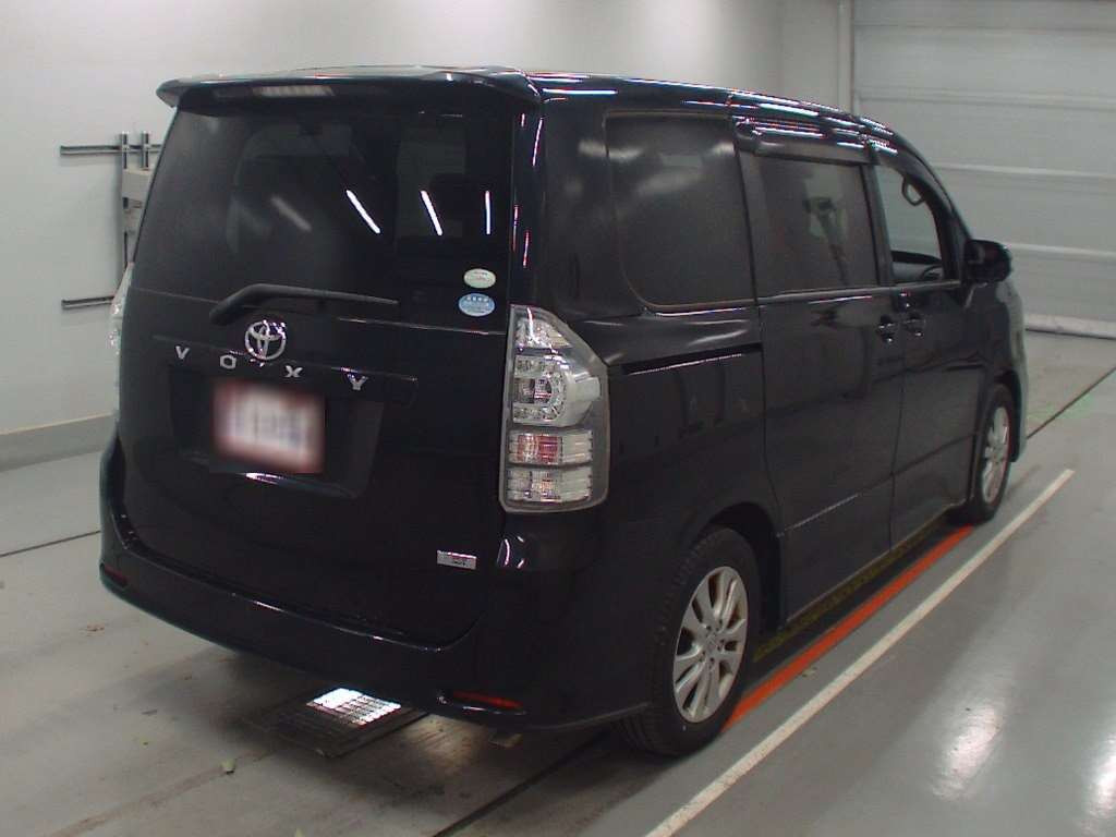 2010 Toyota Voxy ZRR70W[1]