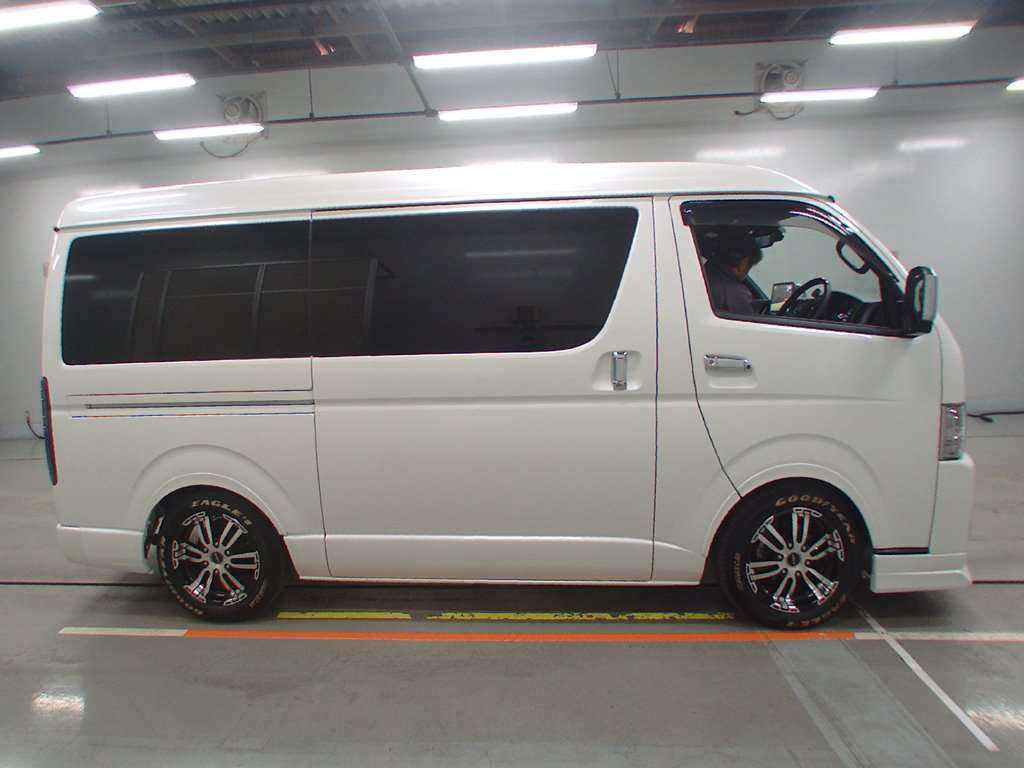 2023 Toyota Hiace Van GDH211K[2]