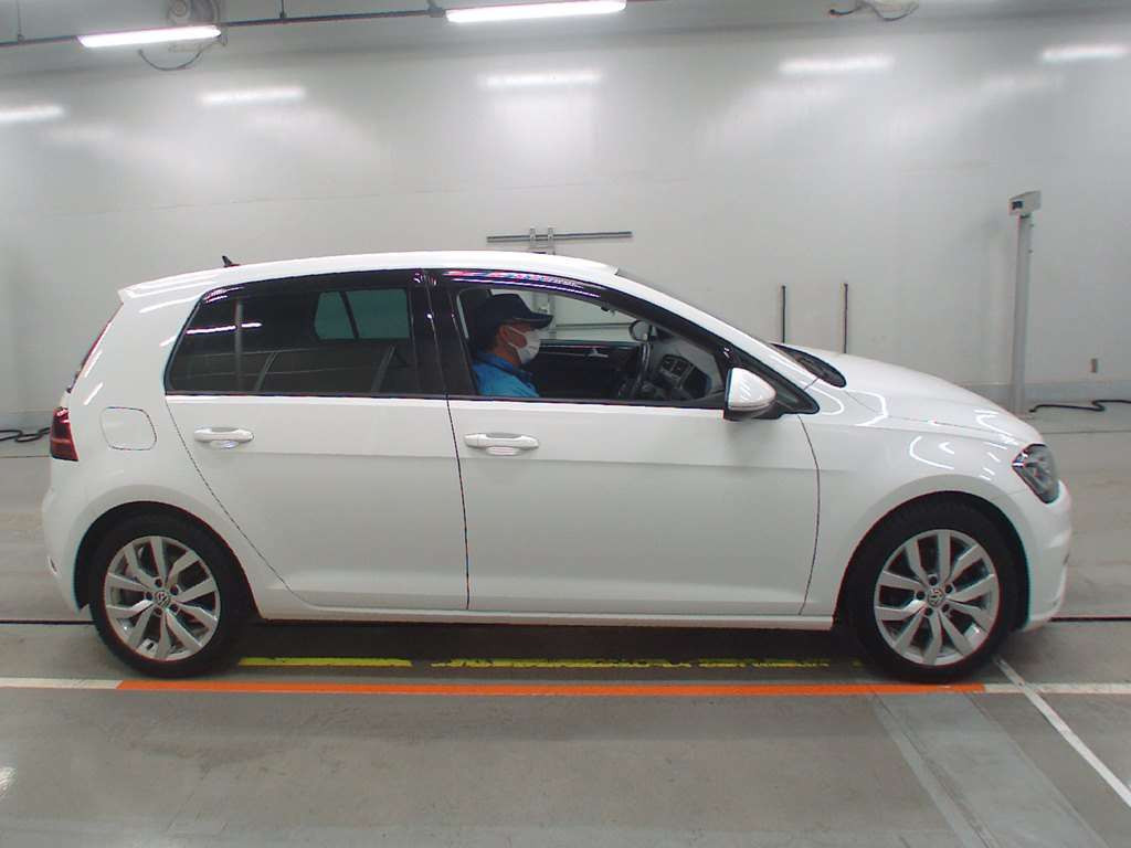 2018 Volkswagen Golf AUCPT[2]