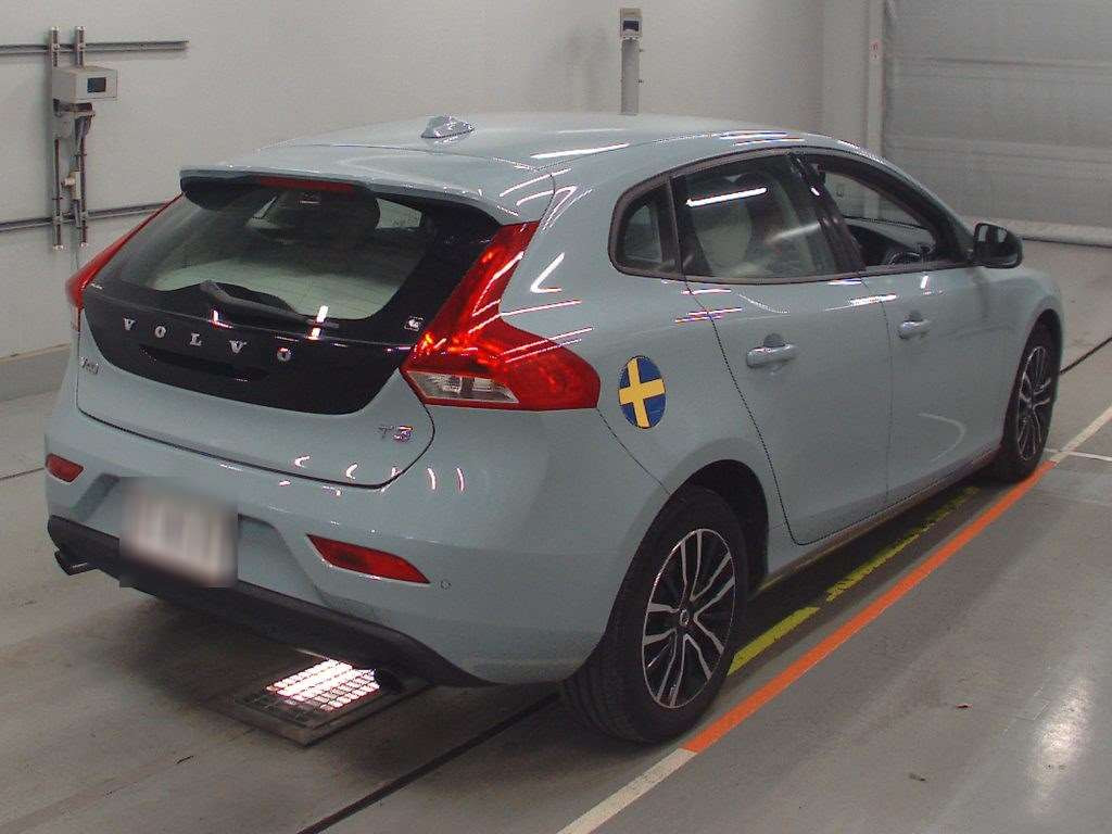 2019 Volvo V40 MB4154T[1]