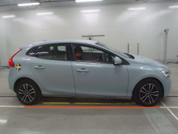 2019 Volvo V40