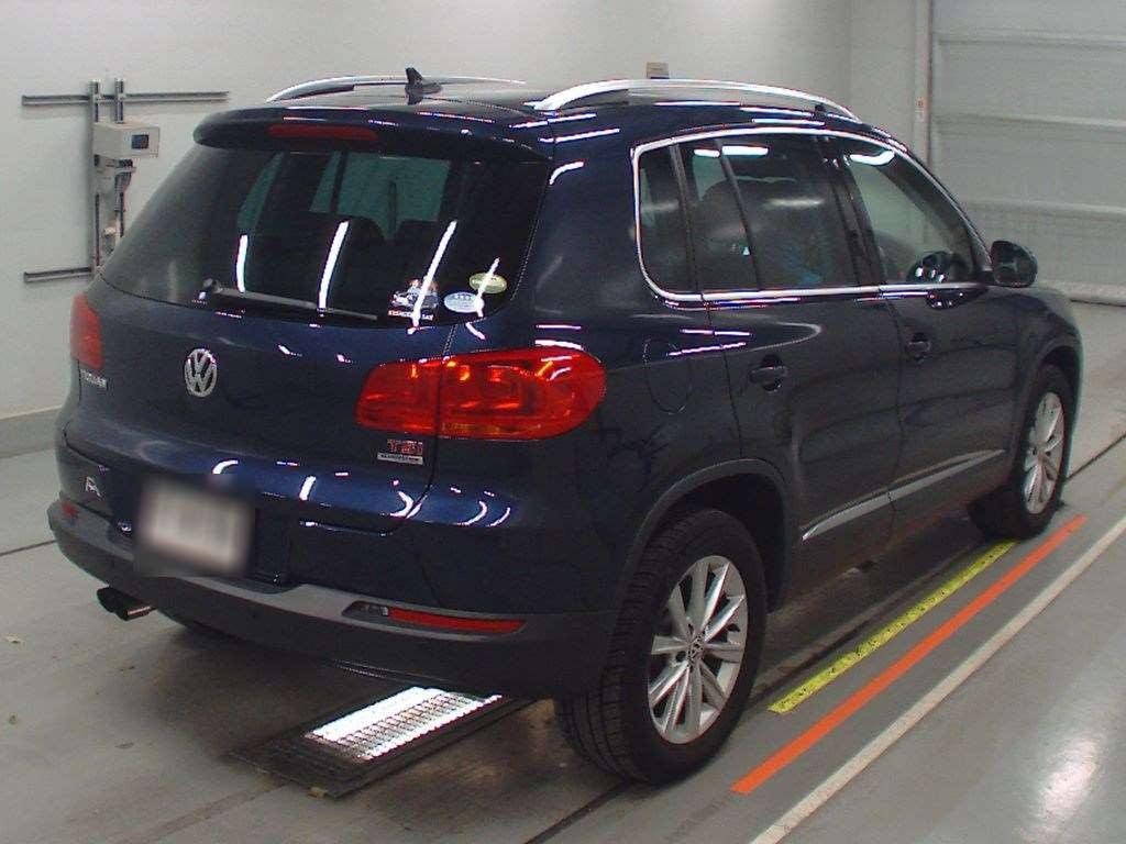 2014 Volkswagen Tiguan 5NCTH[1]