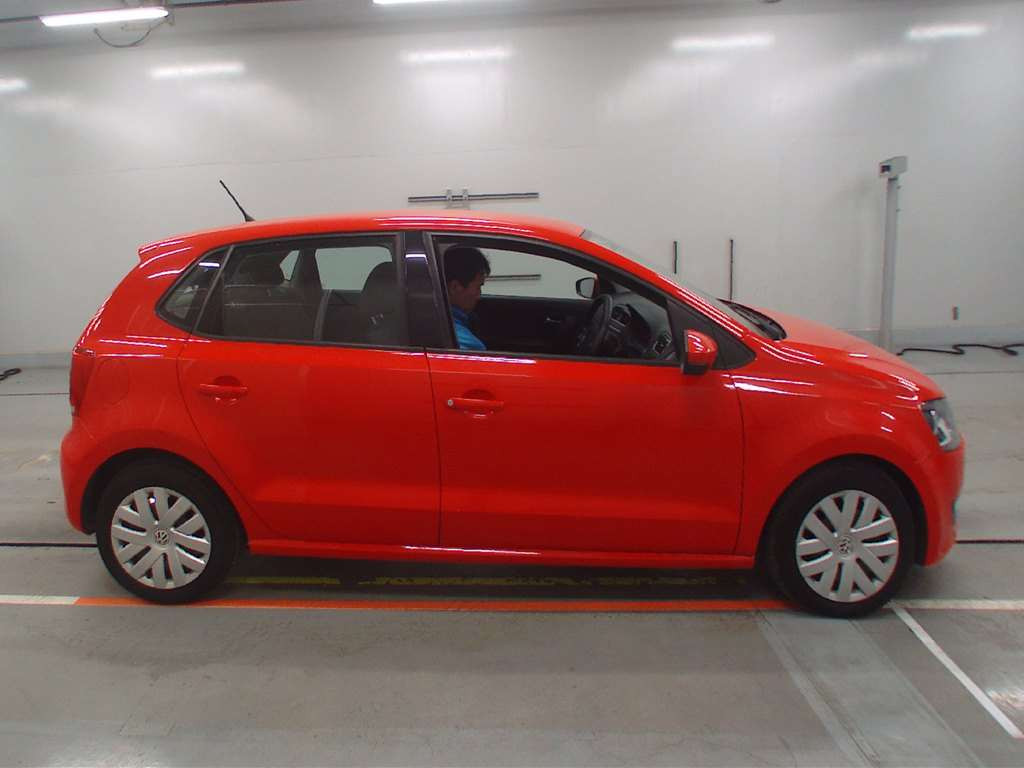 2012 Volkswagen Polo 6RCBZ[2]