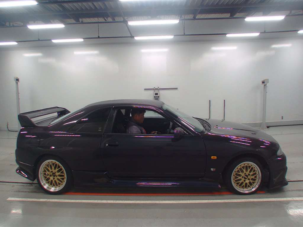 1997 Nissan Skyline BCNR33[2]