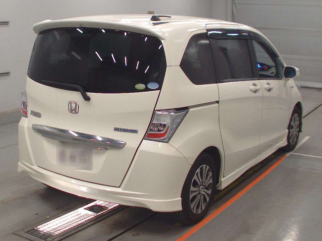 2011 Honda Freed hybrid GP3[1]