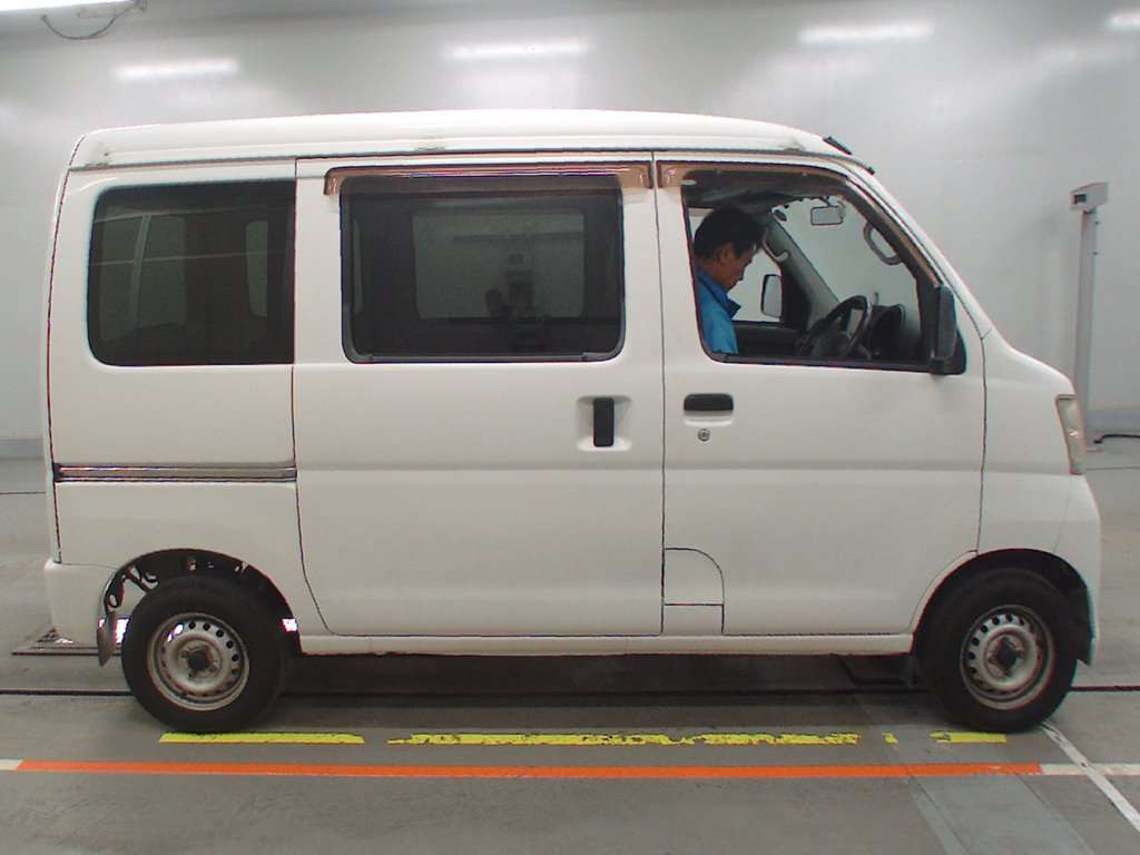 2013 Daihatsu Hijet Cargo S321V[2]