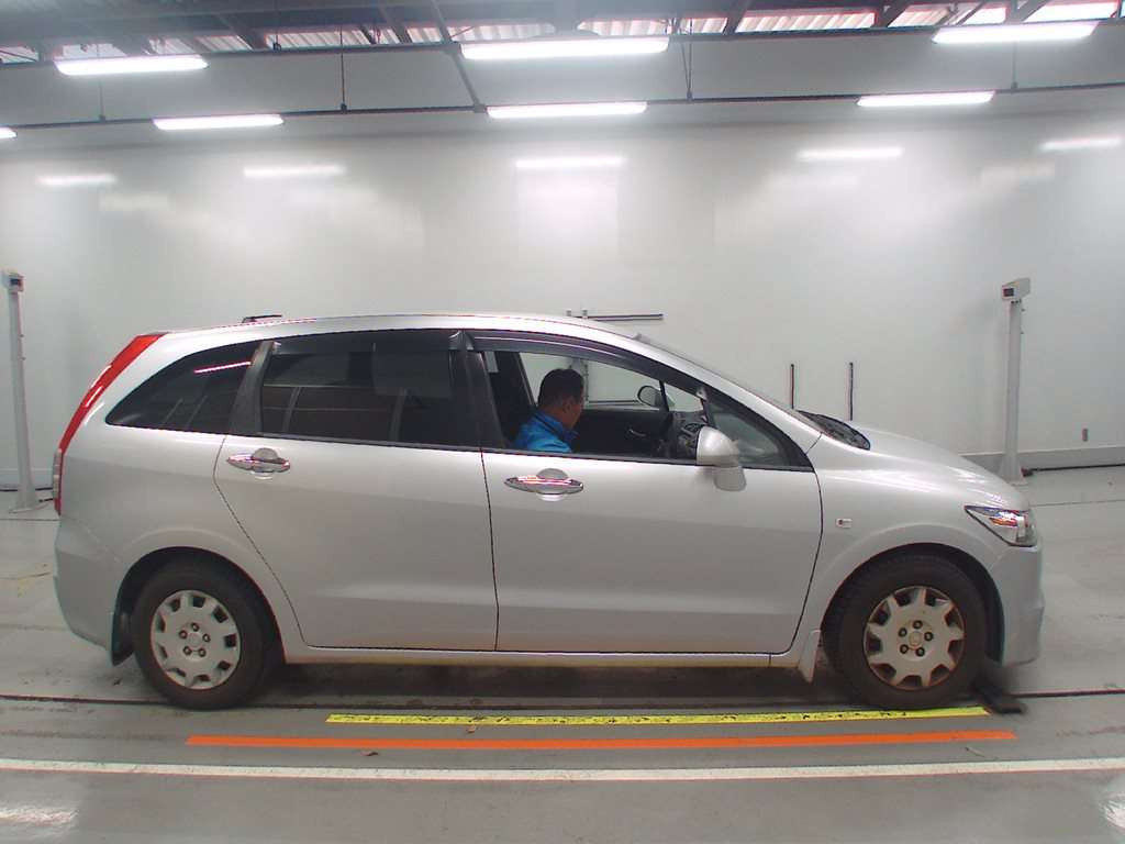 2007 Honda Stream RN6[2]